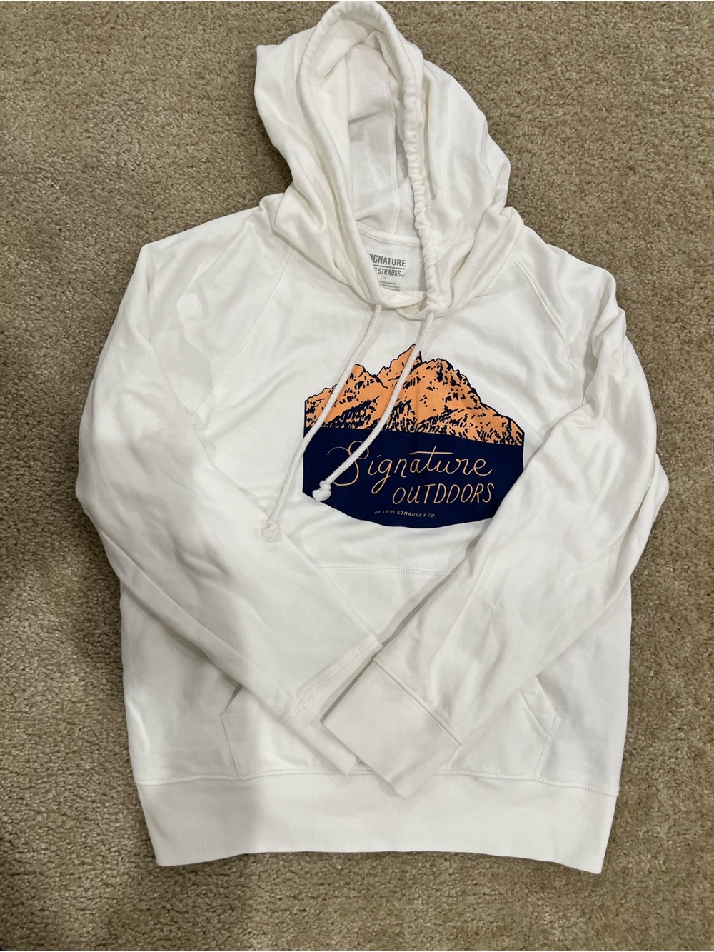 Levi Signature Men's White Crewneck Hoodie with Mountain Graphic